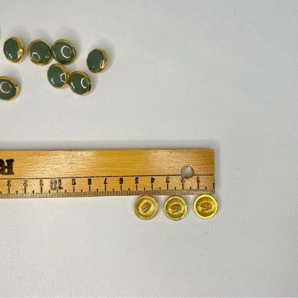 Lot of 12 Vintage Gold/Sage Green Octagonal Shank Buttons - Picture 9 of 9